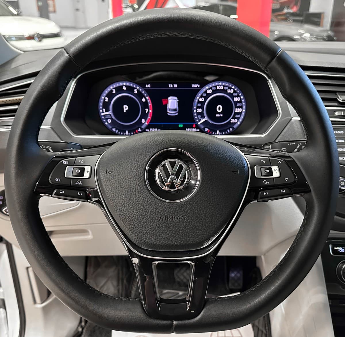 Volkswagen Tiguan - фото 28
