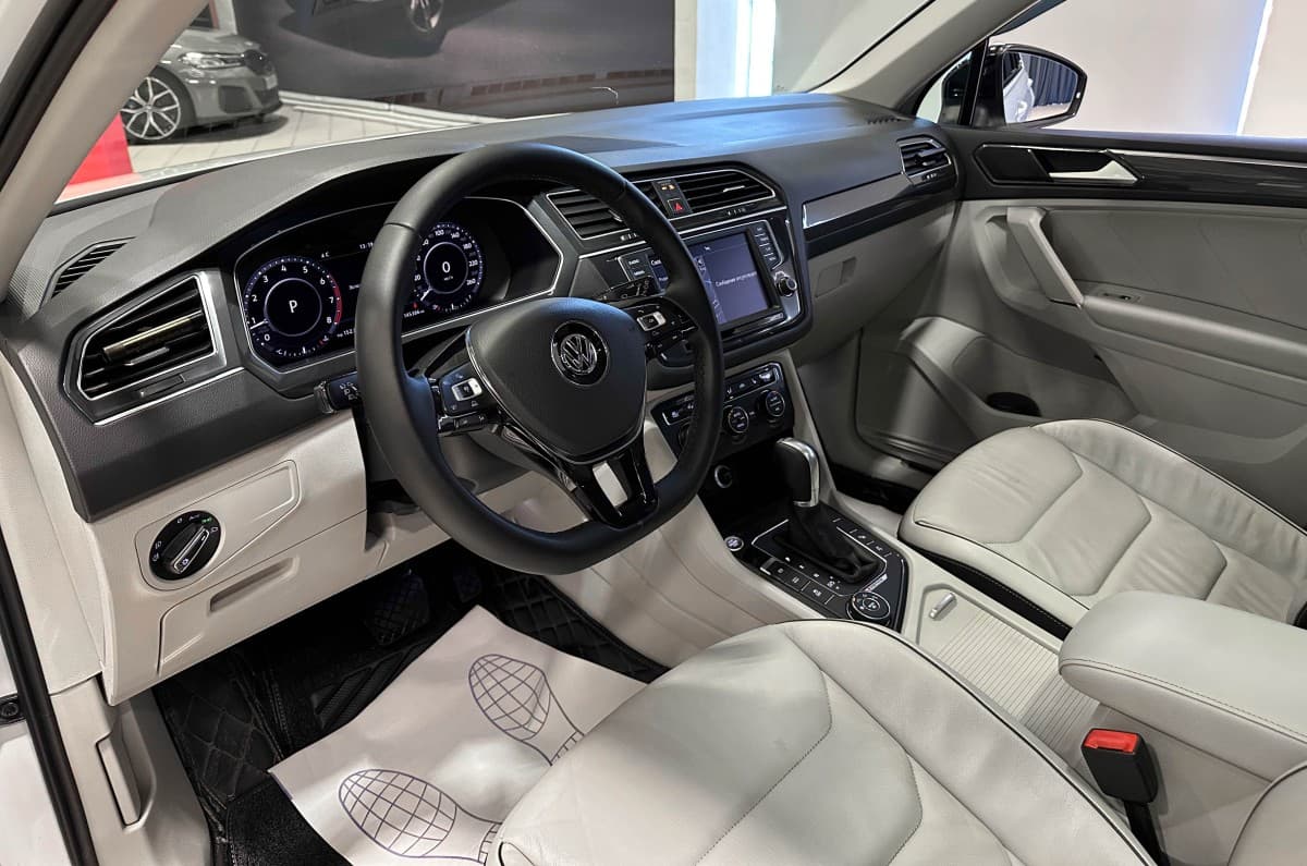 Volkswagen Tiguan - фото 10