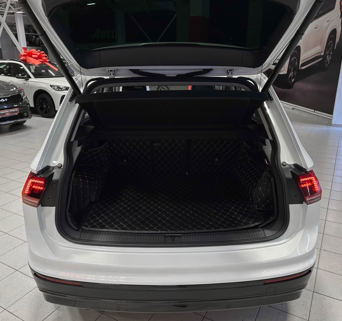 Volkswagen Tiguan - фото 13