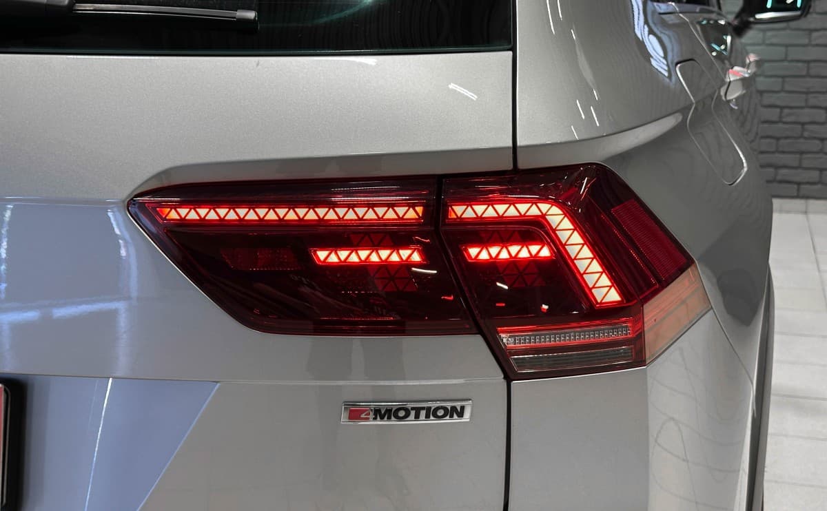 Volkswagen Tiguan - фото 8