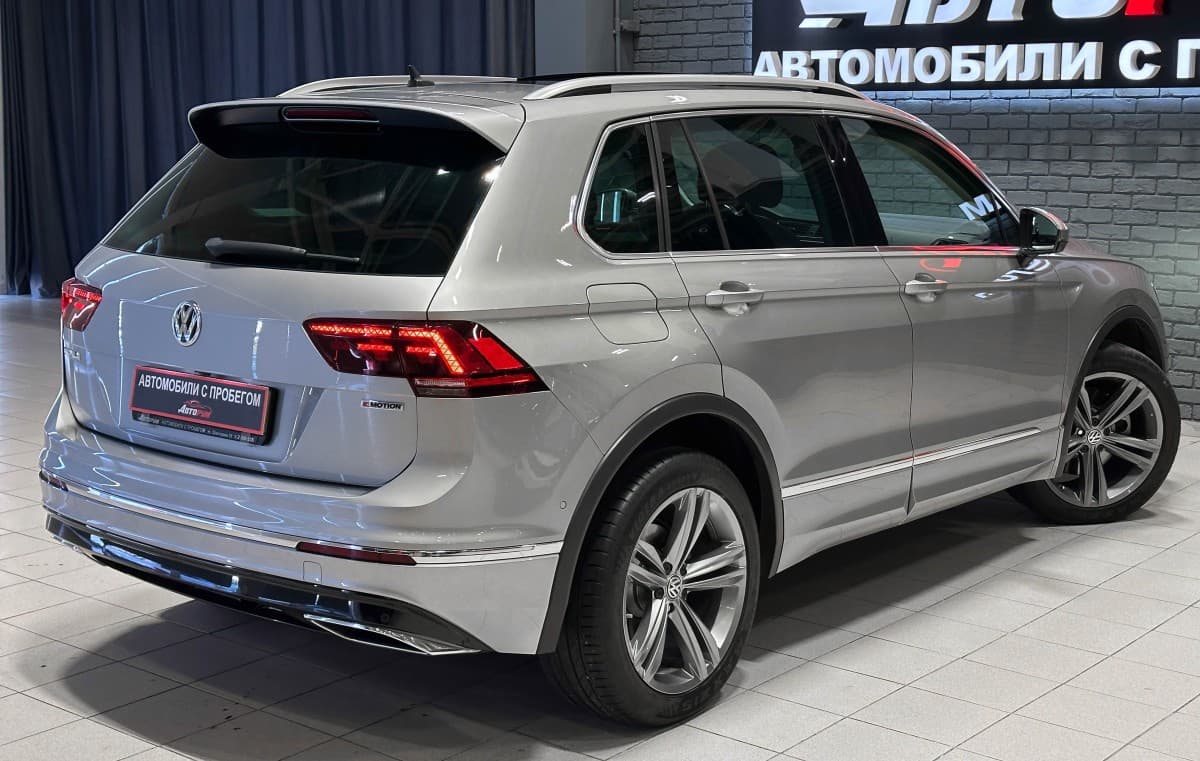 Volkswagen Tiguan - фото 6