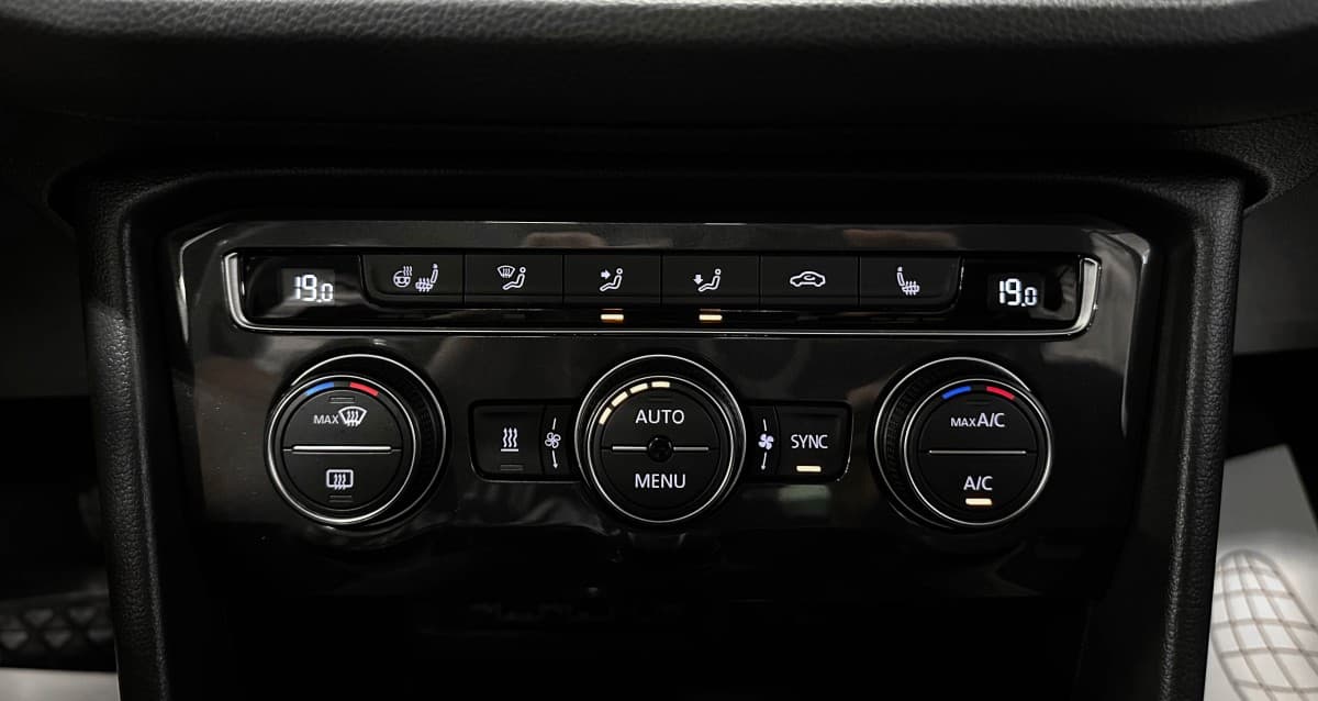 Volkswagen Tiguan - фото 25