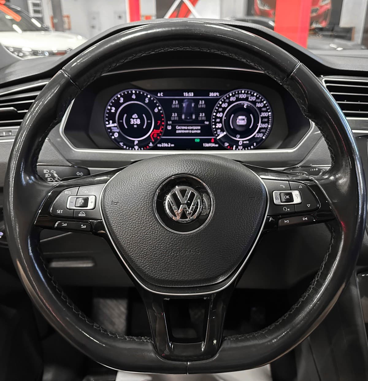 Volkswagen Tiguan - фото 29