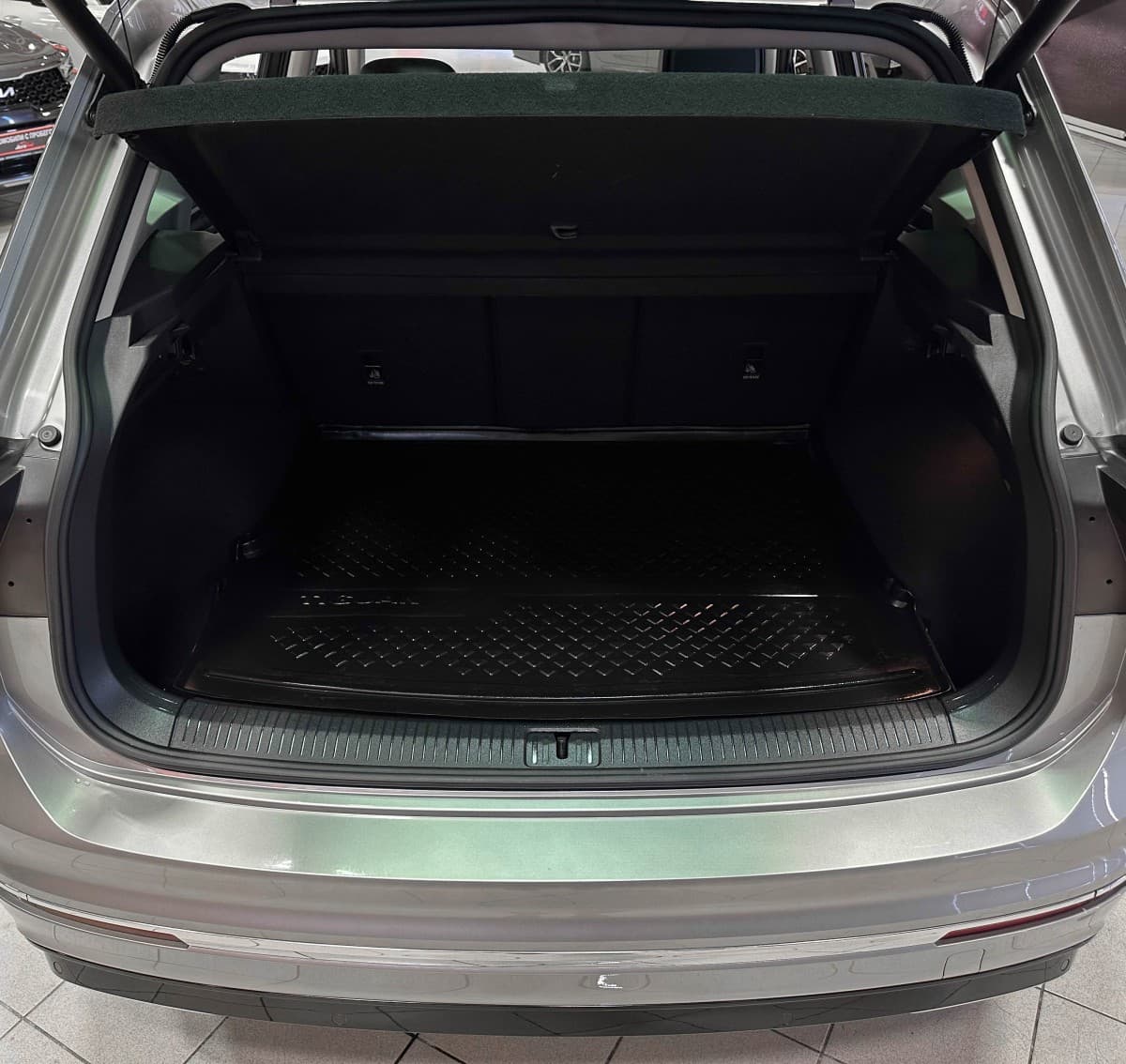 Volkswagen Tiguan - фото 13