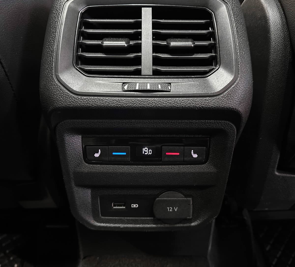 Volkswagen Tiguan - фото 28