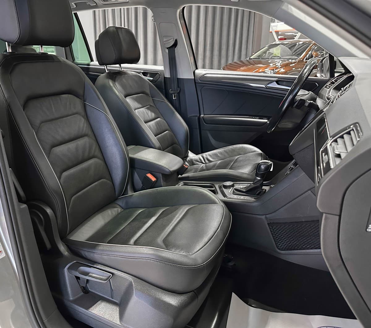 Volkswagen Tiguan - фото 15