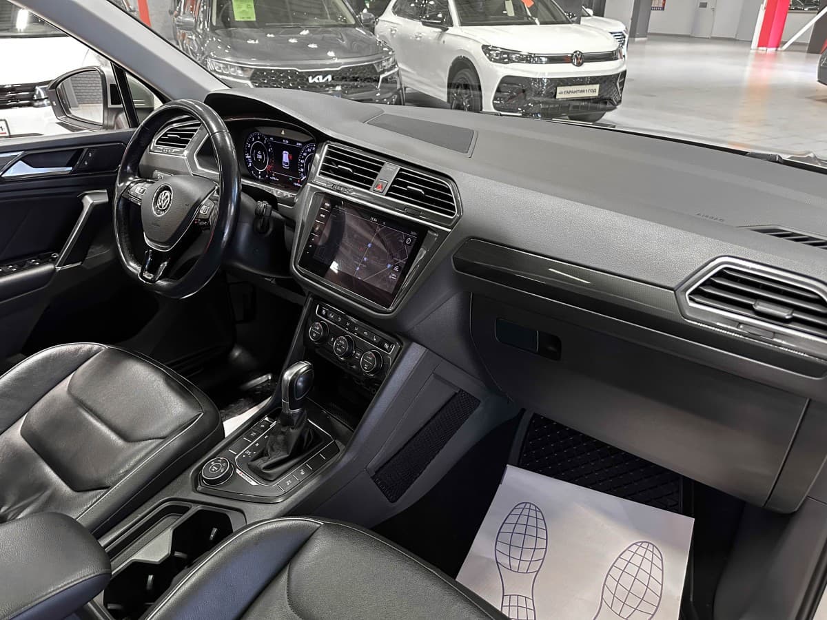 Volkswagen Tiguan - фото 16