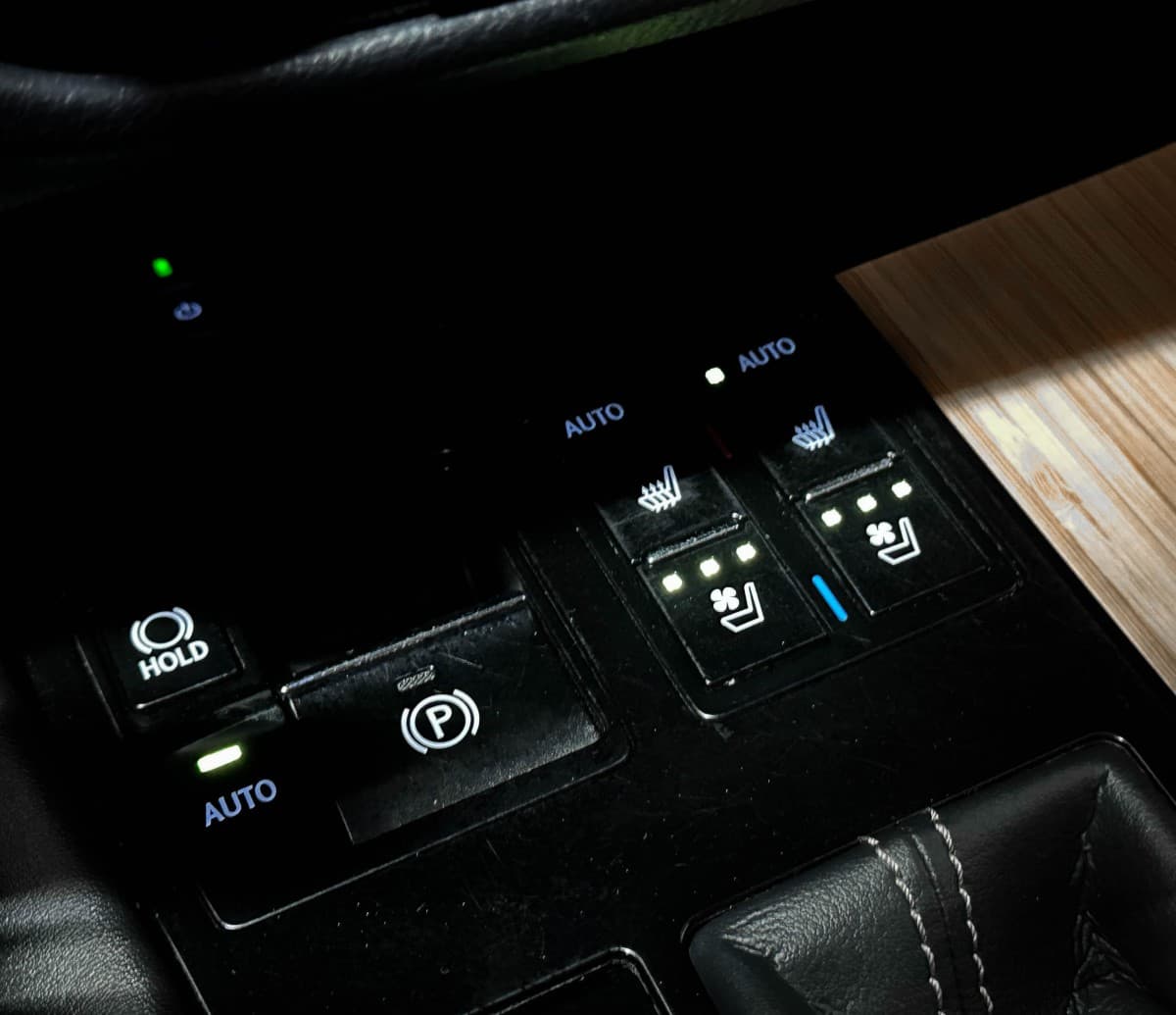 Lexus RX 200t - фото 21