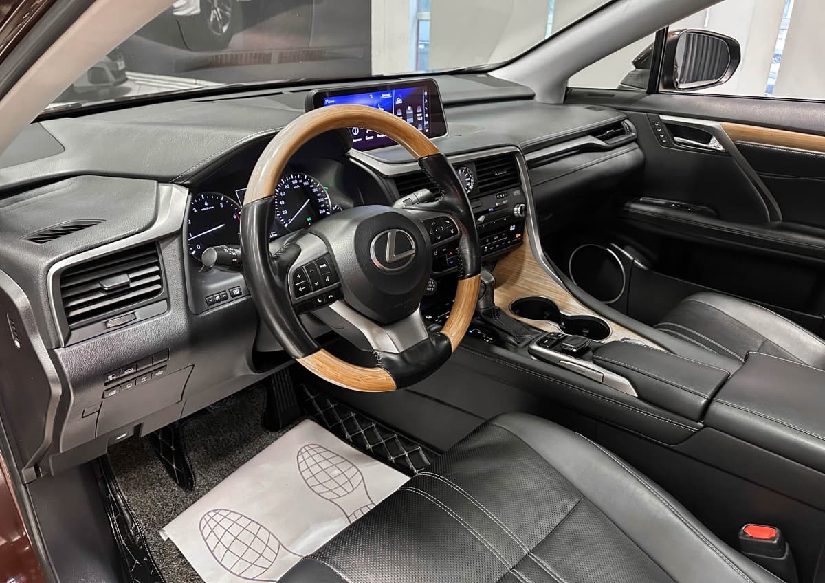 Lexus RX 200t - фото 7