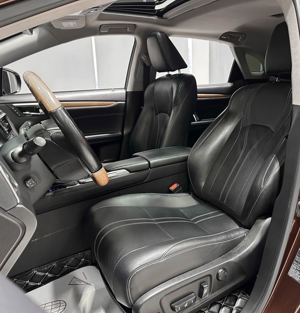 Lexus RX 200t - фото 8
