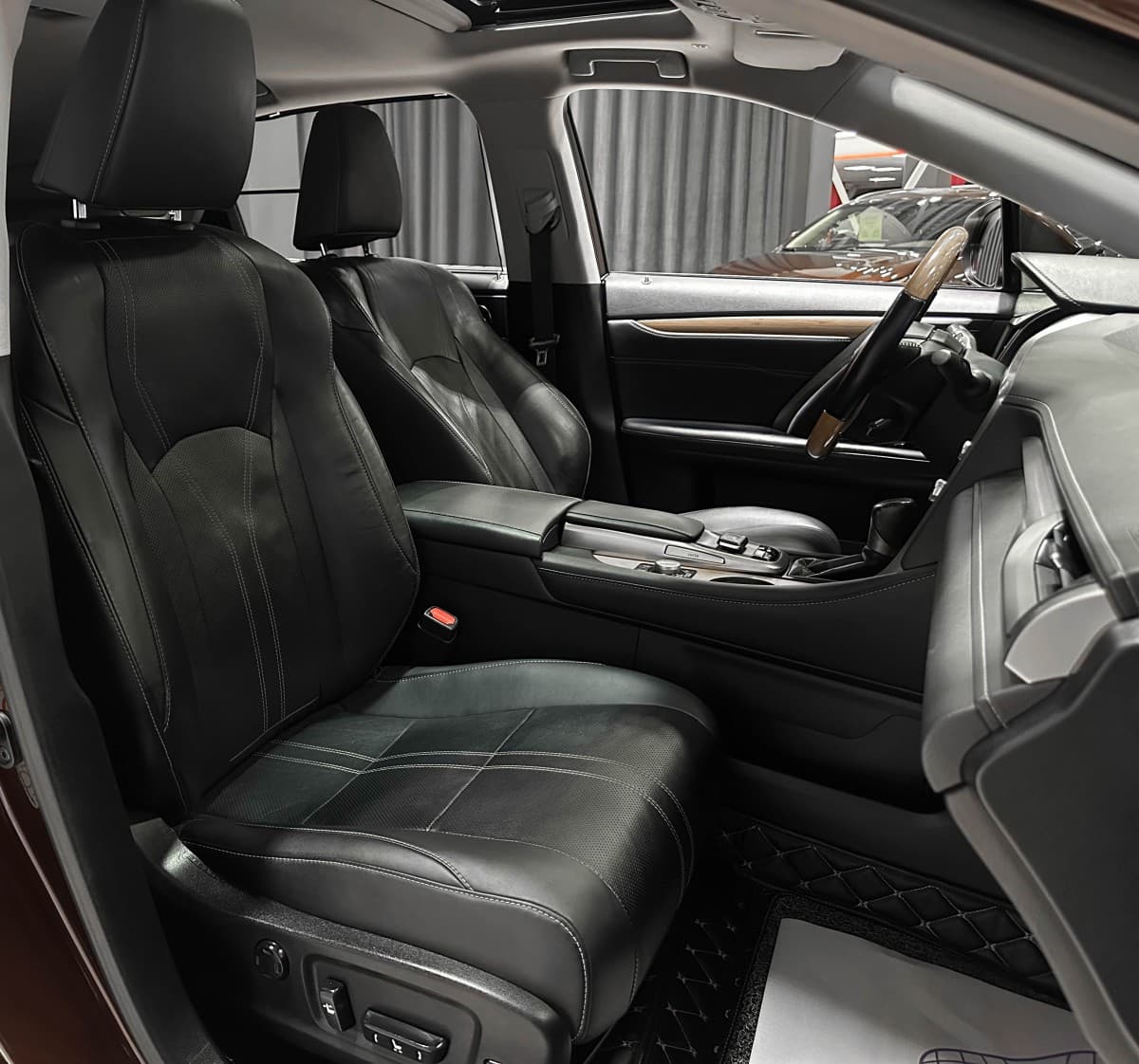 Lexus RX 200t - фото 13