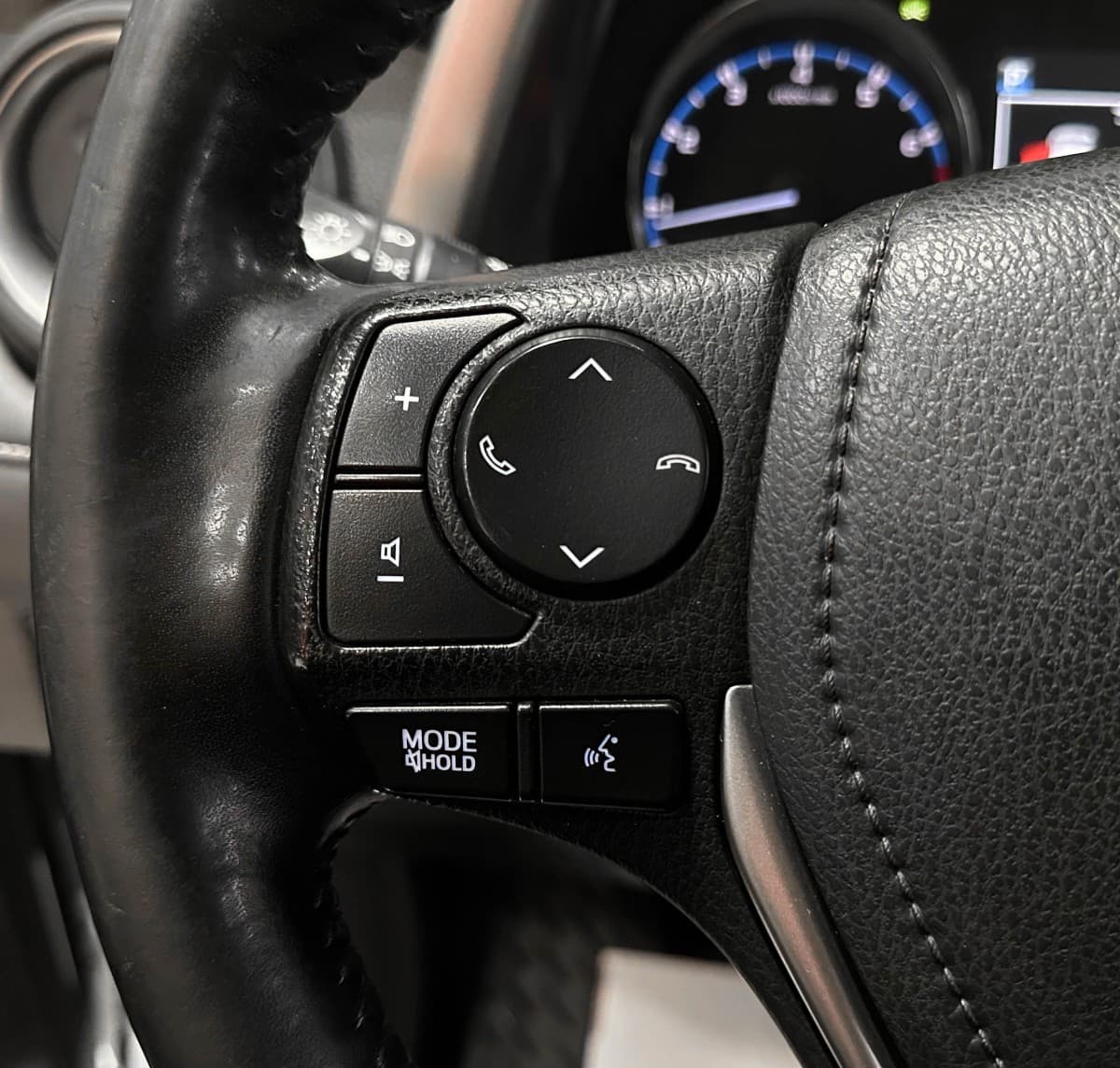Toyota RAV4 - фото 19