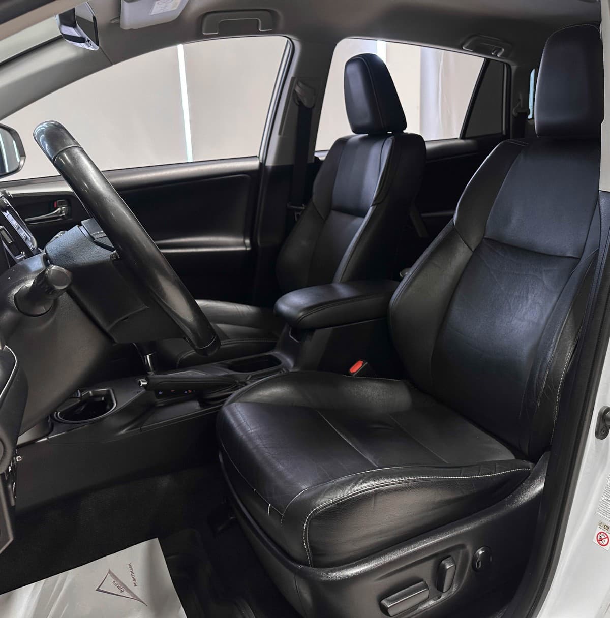 Toyota RAV4 - фото 10