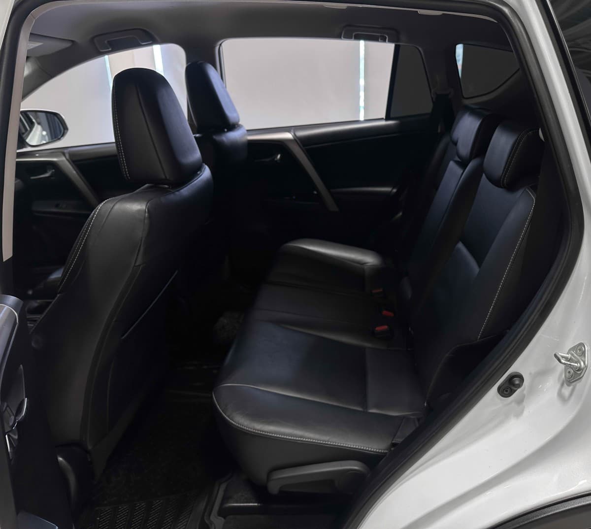 Toyota RAV4 - фото 11