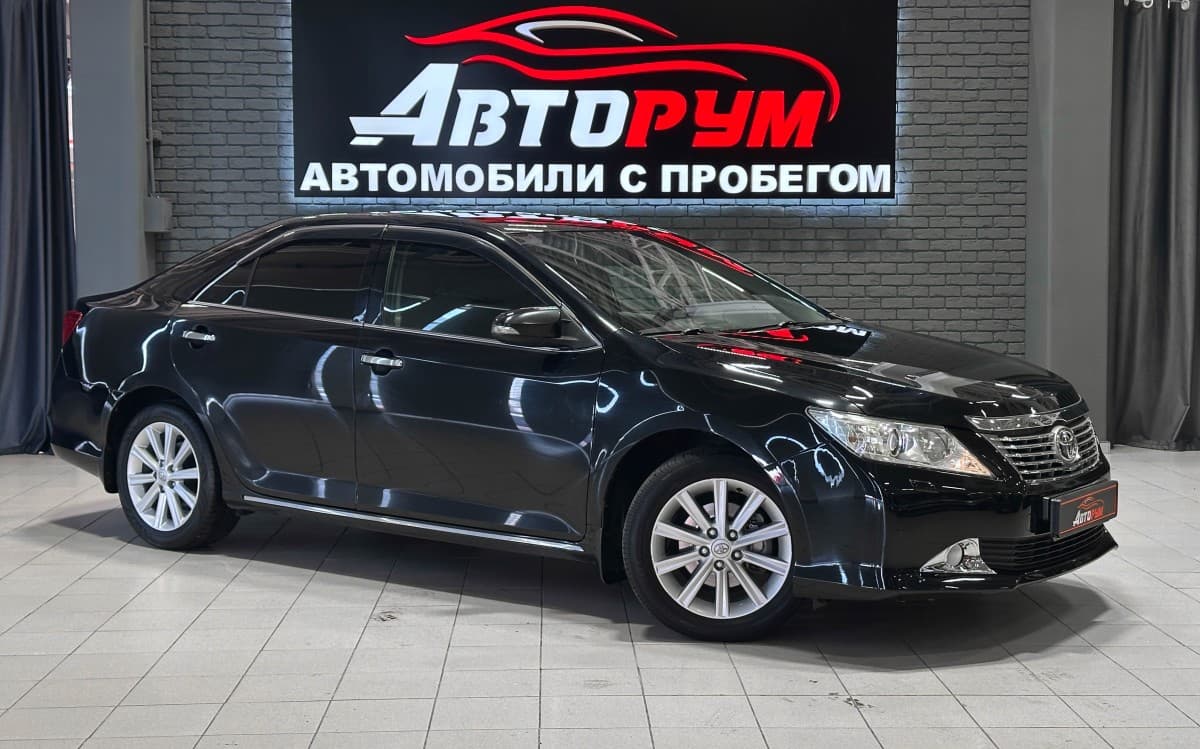 Toyota Camry - 1
