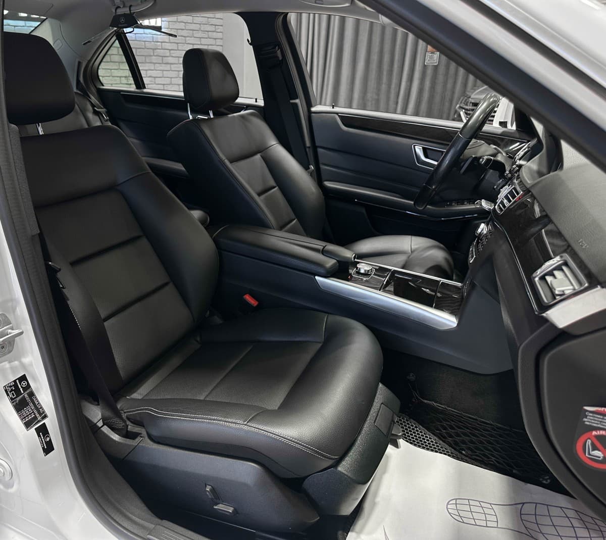 Mercedes-Benz E250 - фото 15