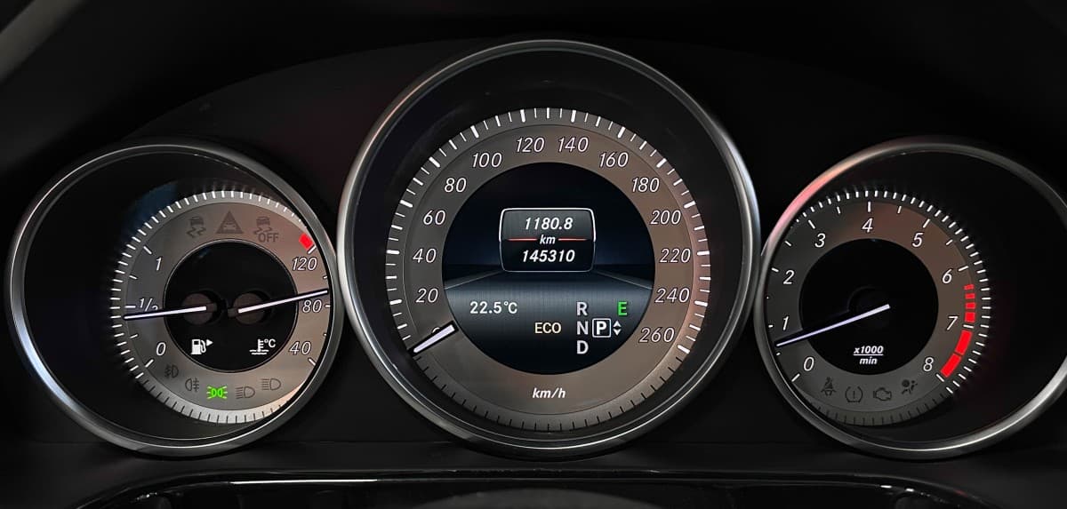 Mercedes-Benz E250 - фото 19