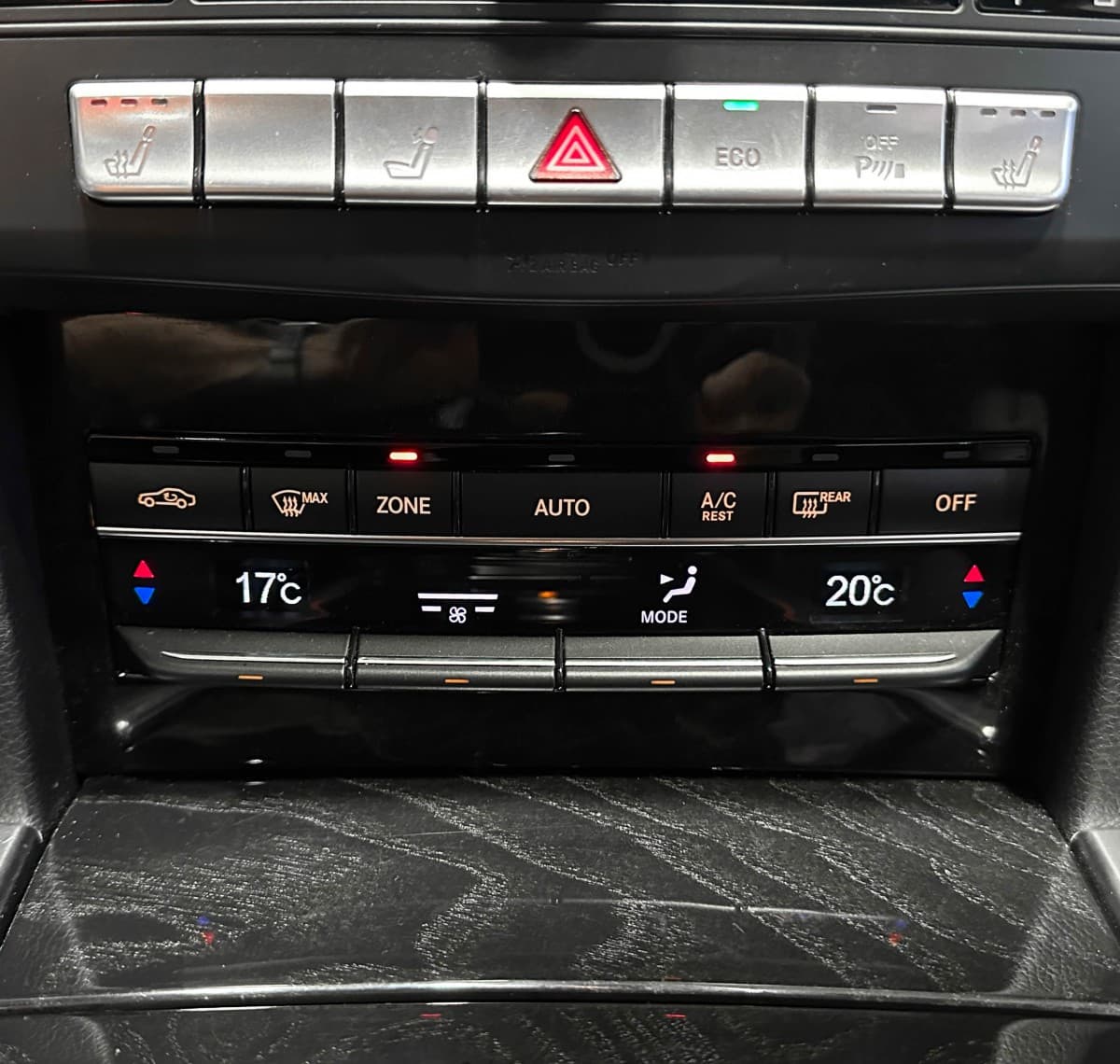Mercedes-Benz E250 - фото 25
