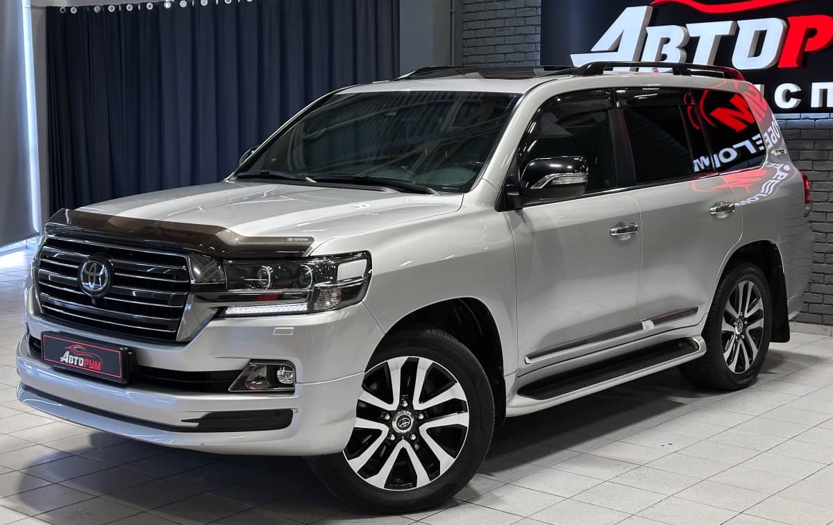 Toyota Land Cruiser 200 - 2