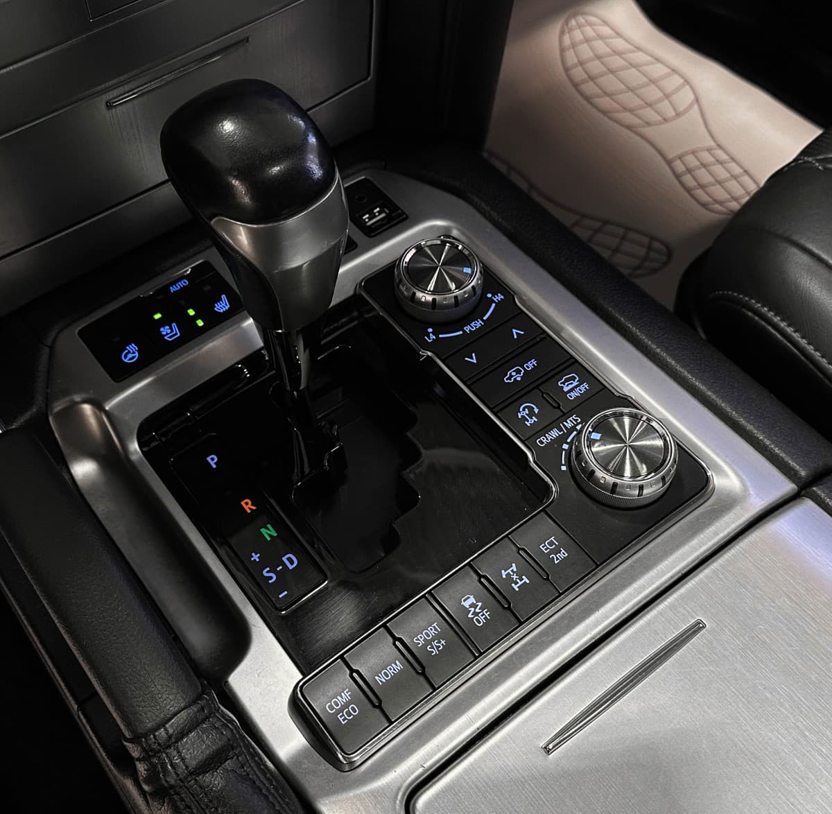 Toyota Land Cruiser 200 - фото 30