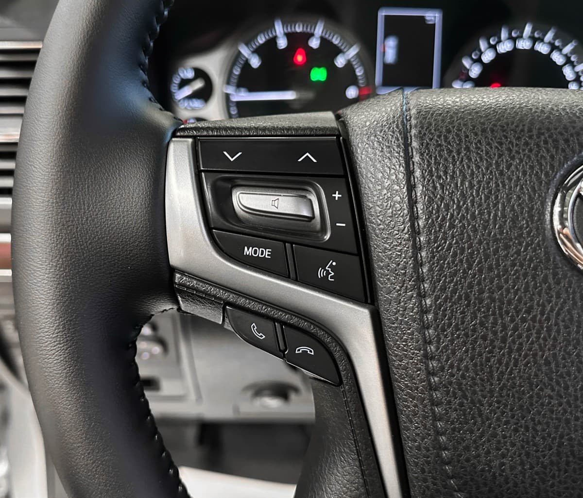 Toyota Land Cruiser 200 - фото 25