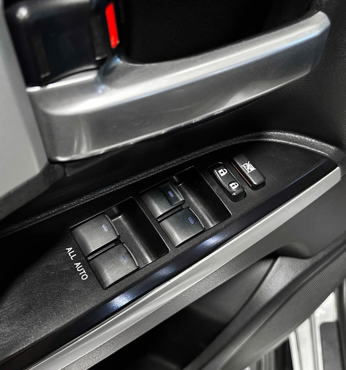 Toyota Land Cruiser 200 - фото 21
