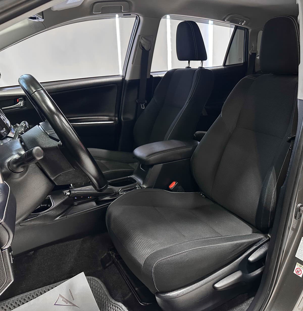 Toyota RAV4 - фото 11