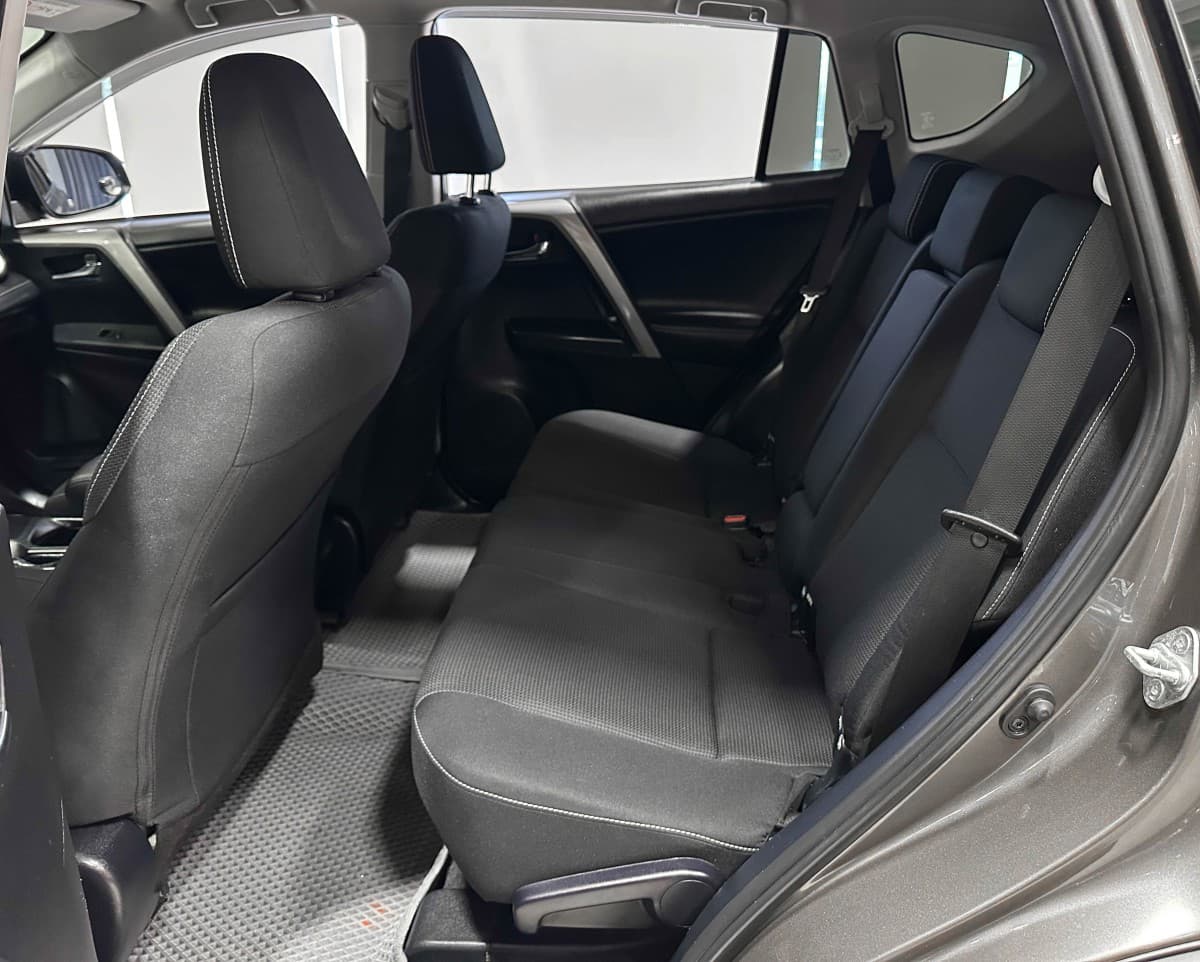 Toyota RAV4 - фото 12