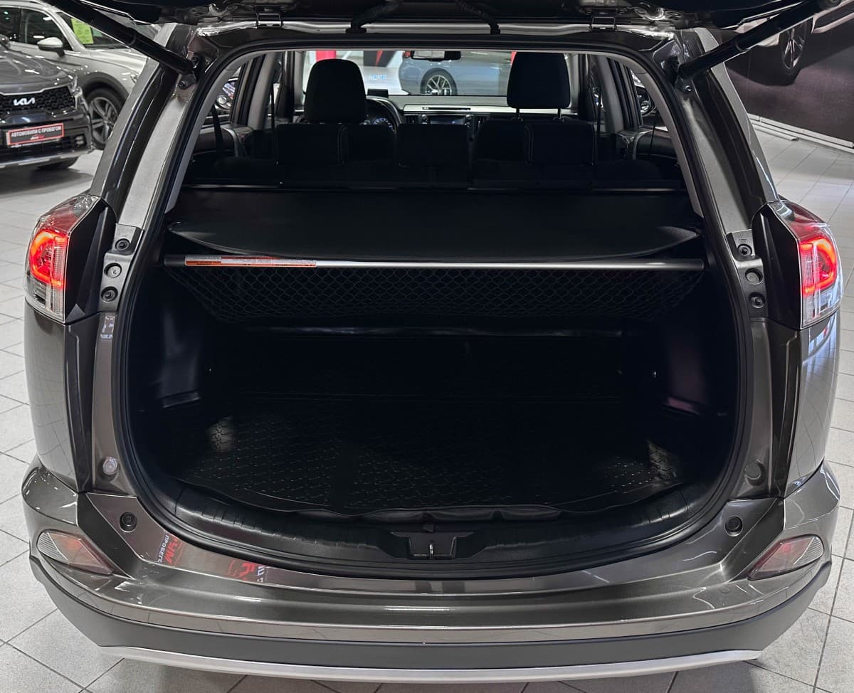 Toyota RAV4 - фото 13