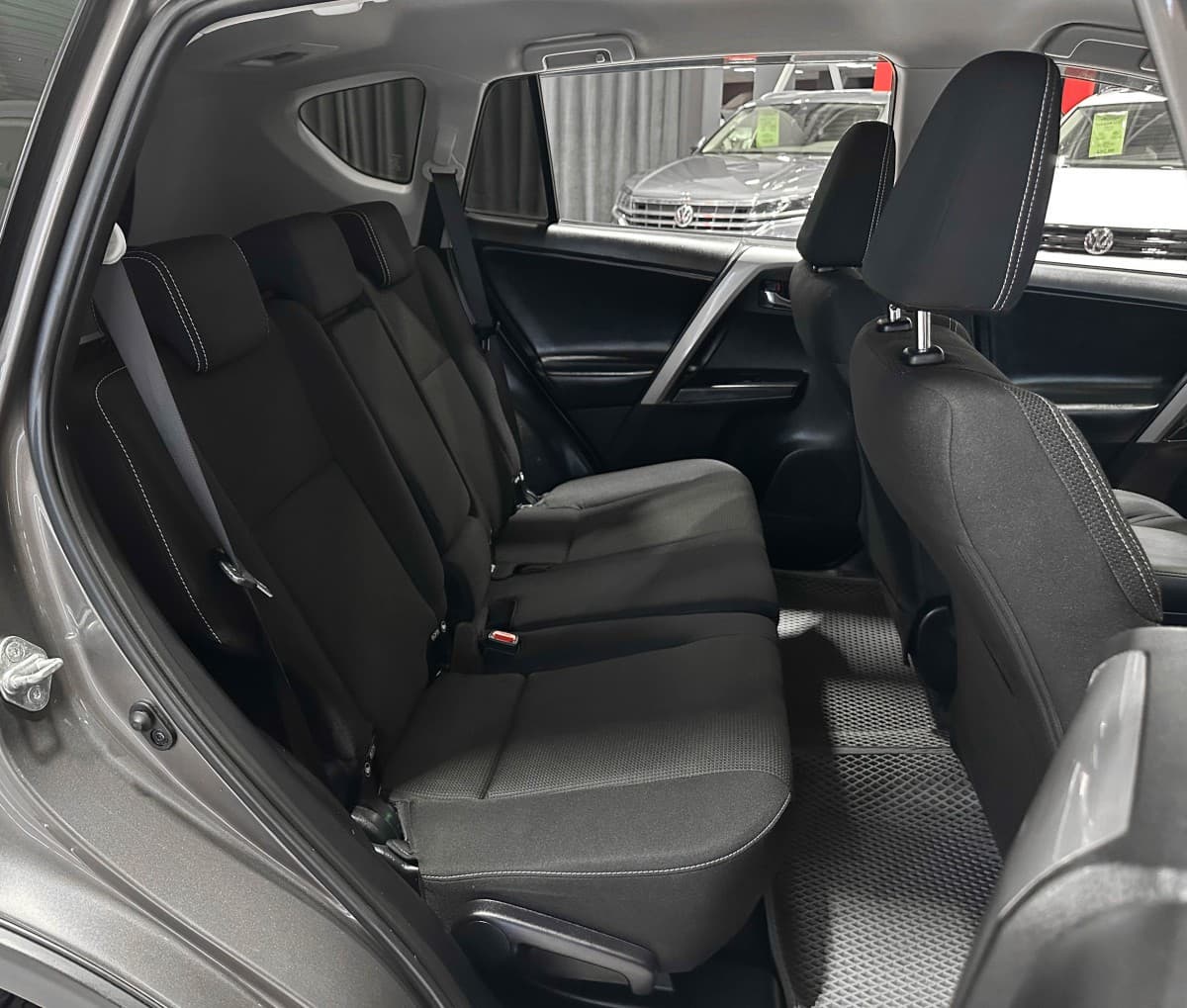 Toyota RAV4 - фото 14