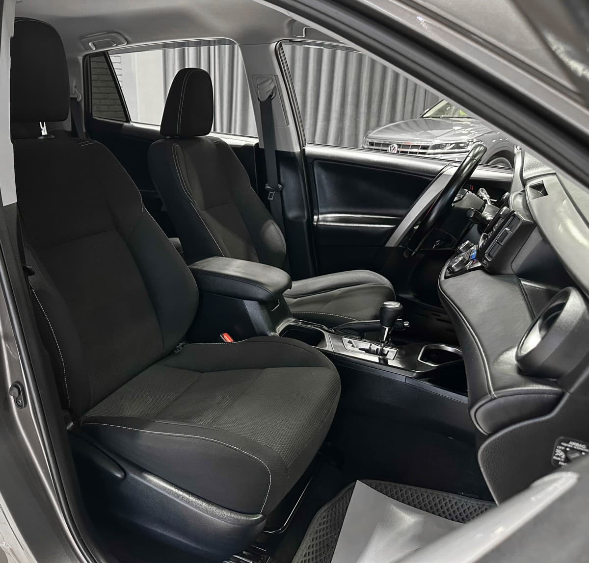 Toyota RAV4 - фото 15