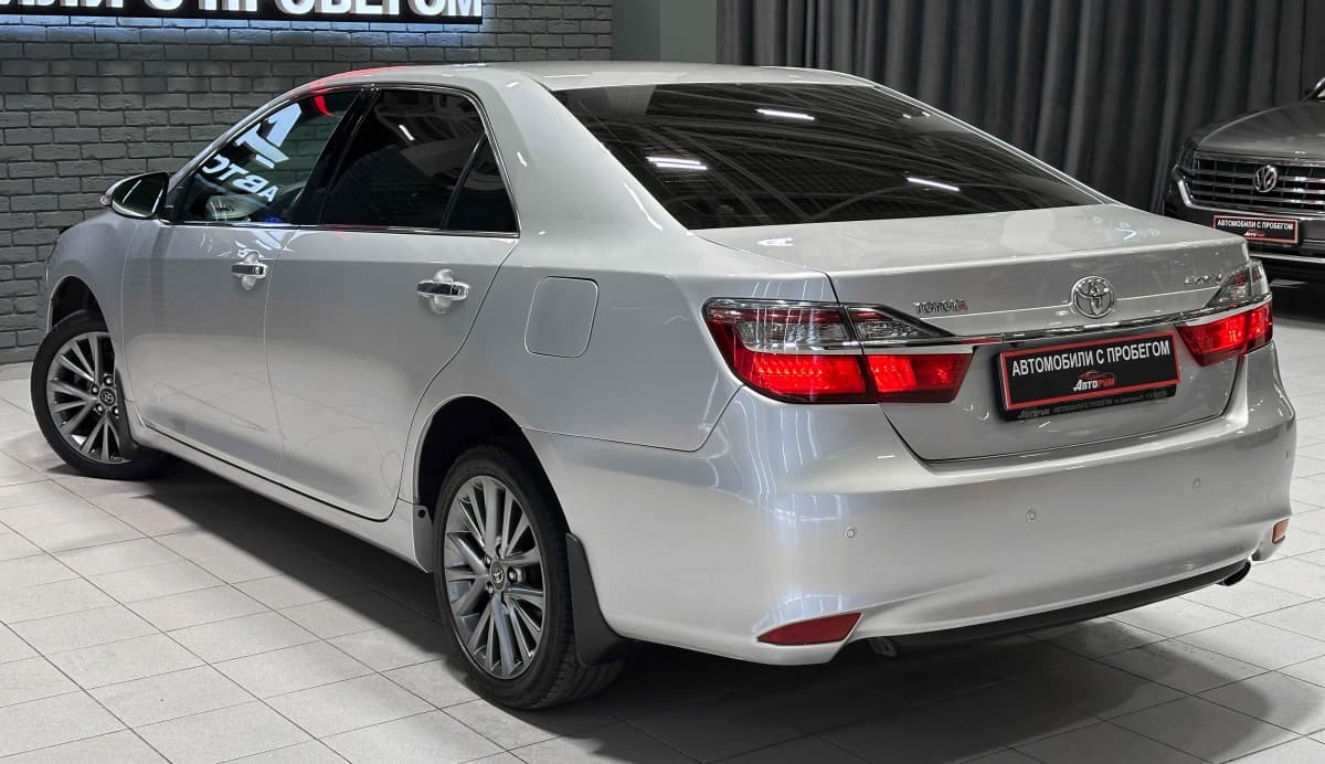 Toyota Camry - фото 9
