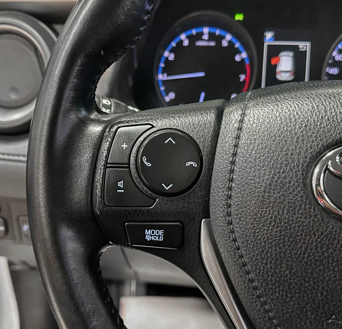 Toyota RAV4 - фото 19