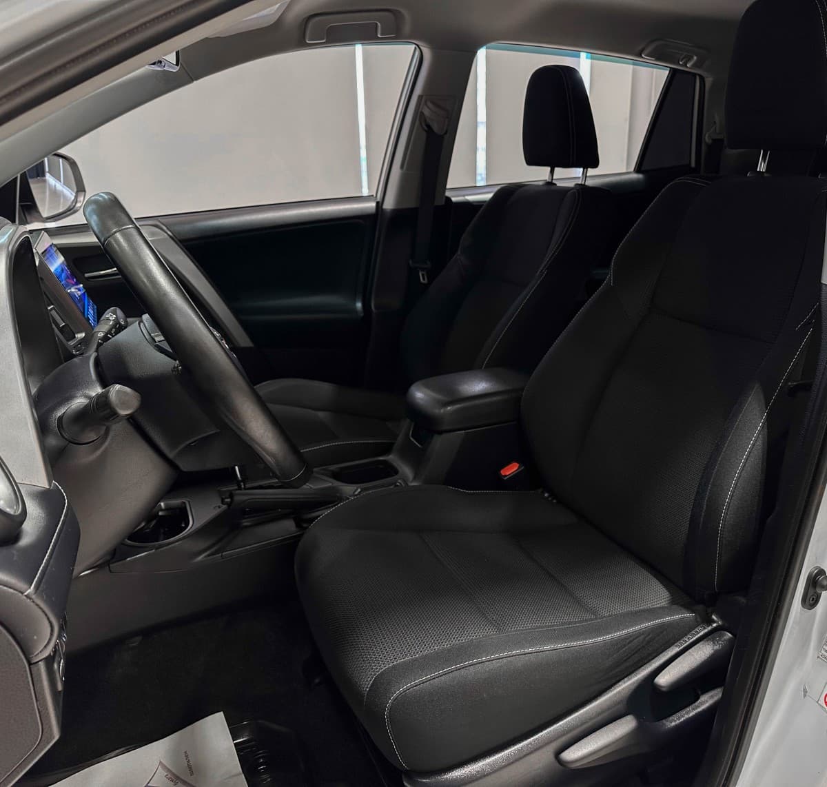 Toyota RAV4 - фото 11