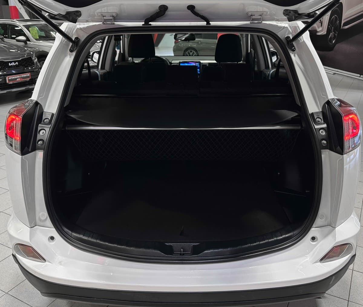 Toyota RAV4 - фото 13