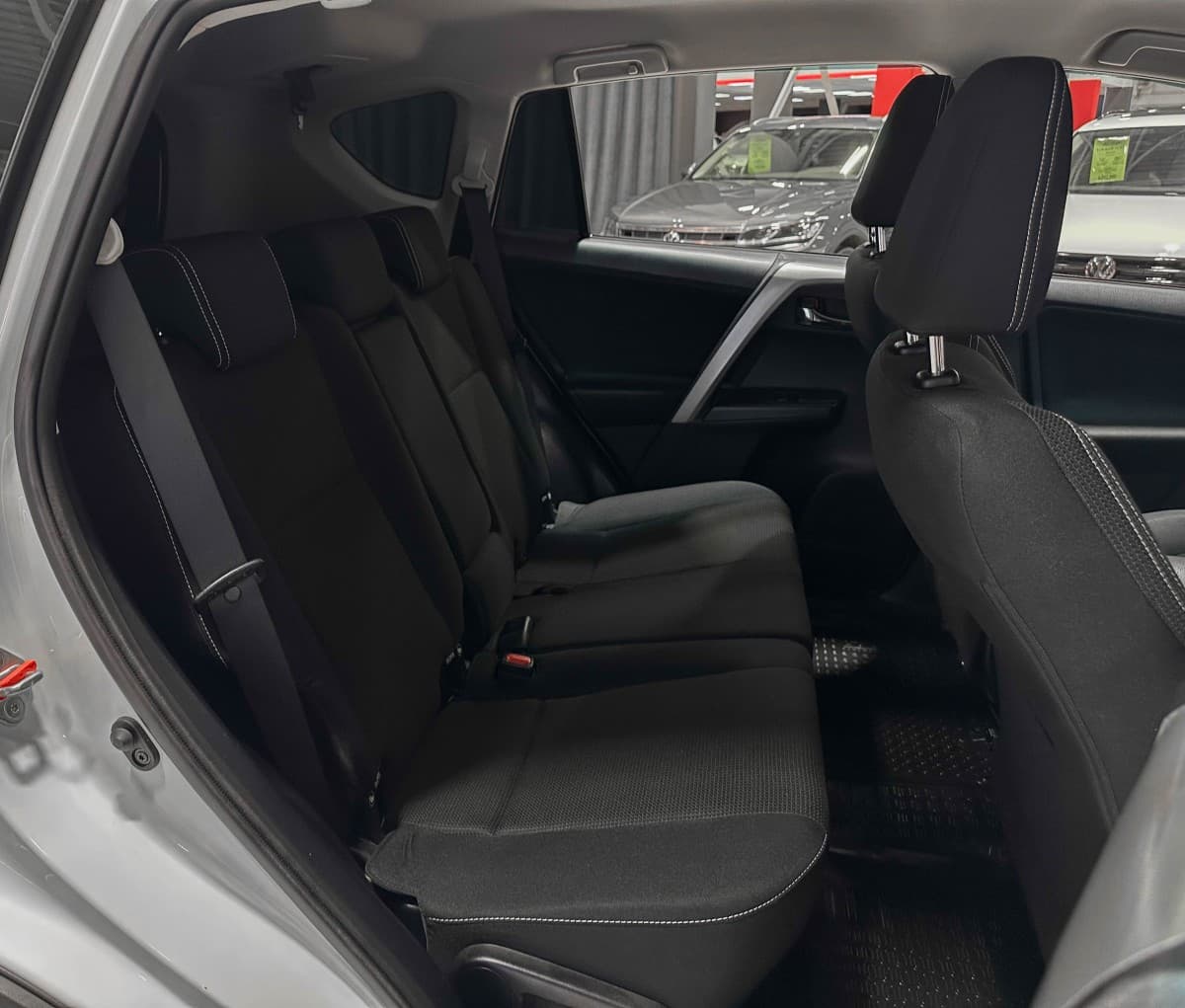 Toyota RAV4 - фото 14