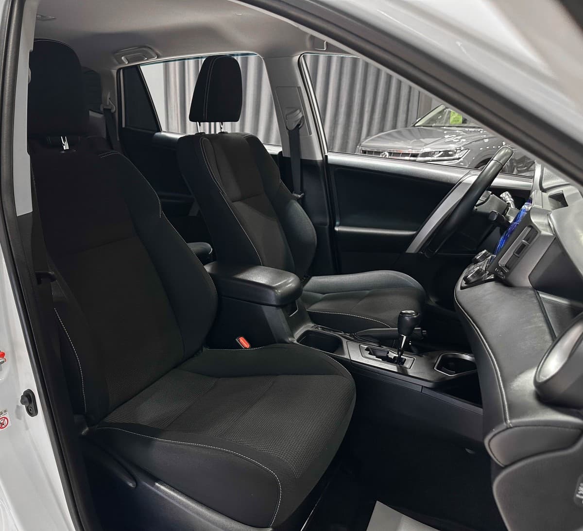 Toyota RAV4 - фото 15