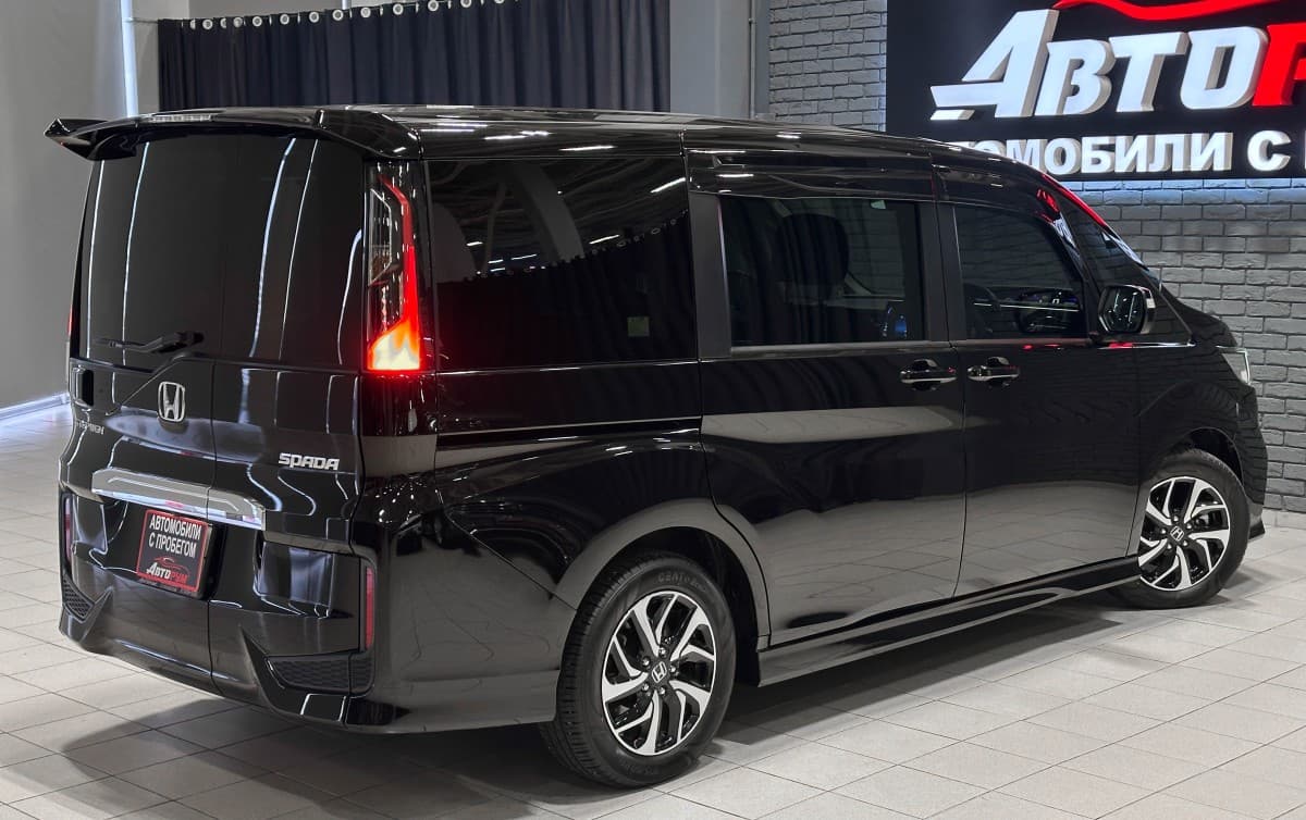 Honda Stepwgn Spada - фото 6