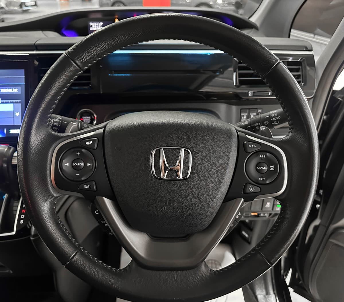 Honda Stepwgn Spada - фото 28