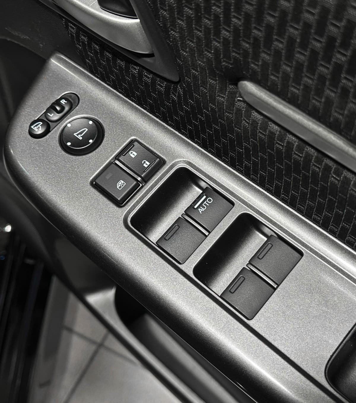 Honda Stepwgn Spada - фото 18