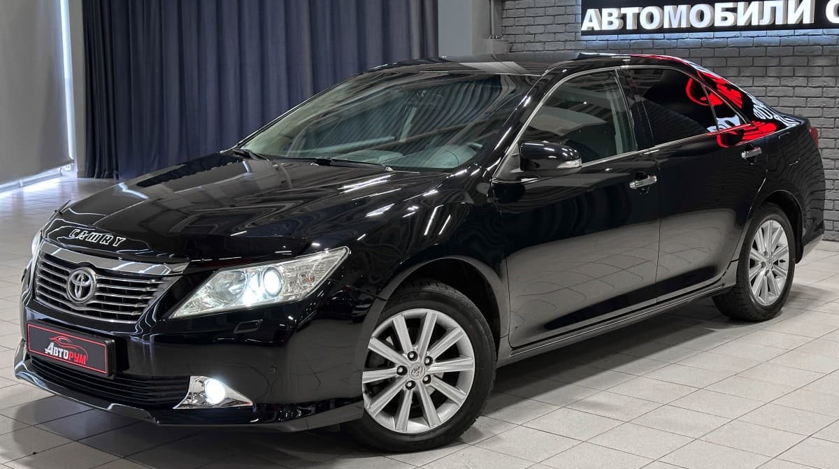 Toyota Camry - 2