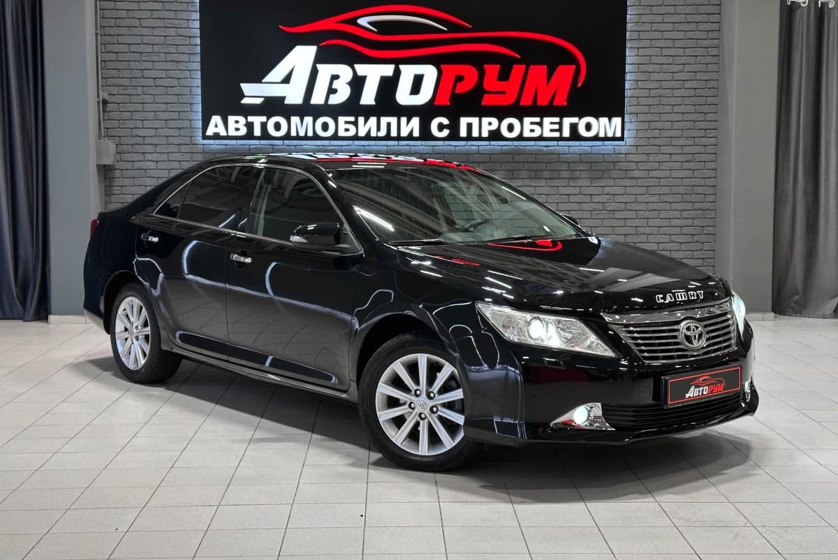 Toyota Camry - 1