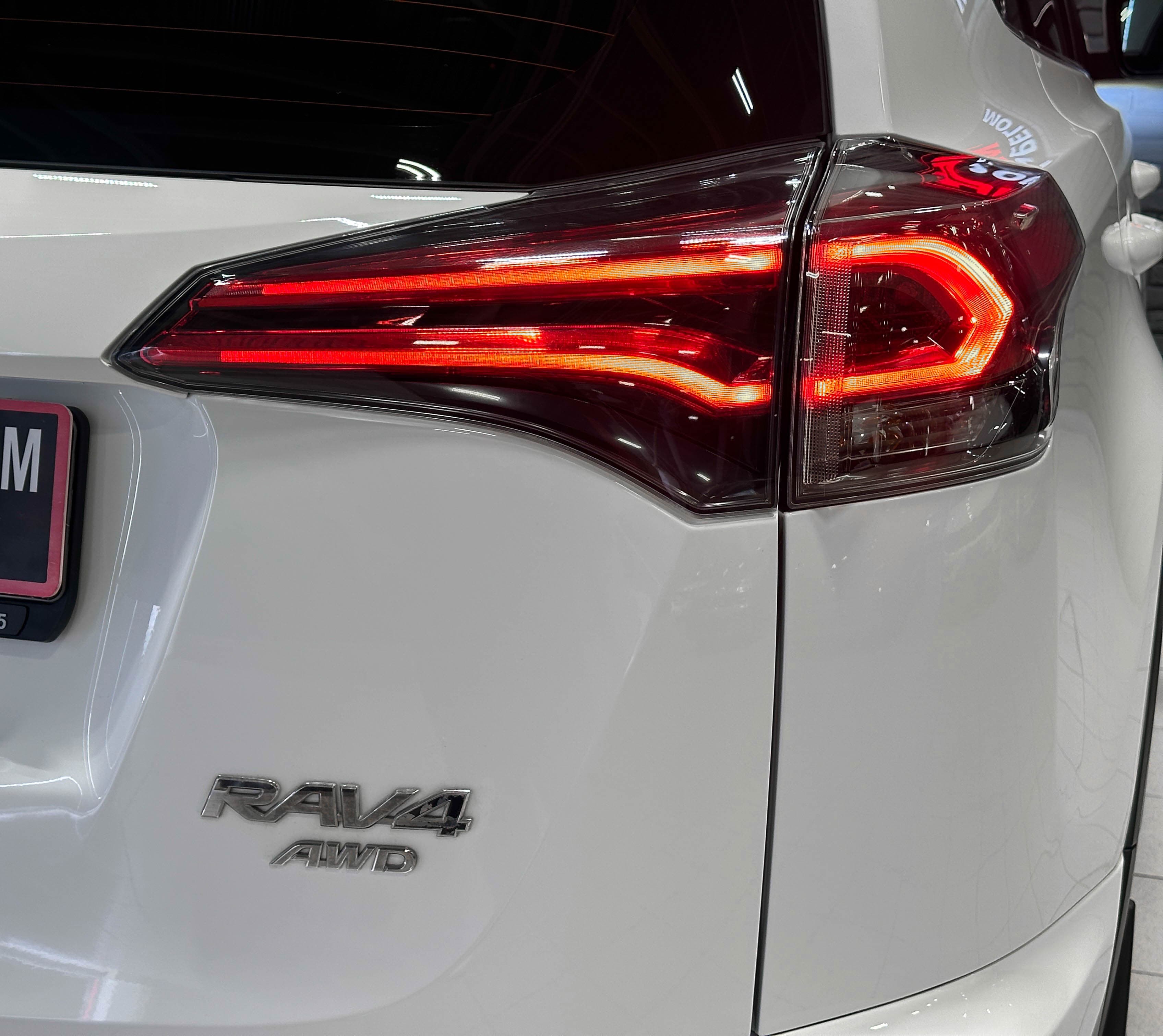 Toyota RAV4 - фото 7