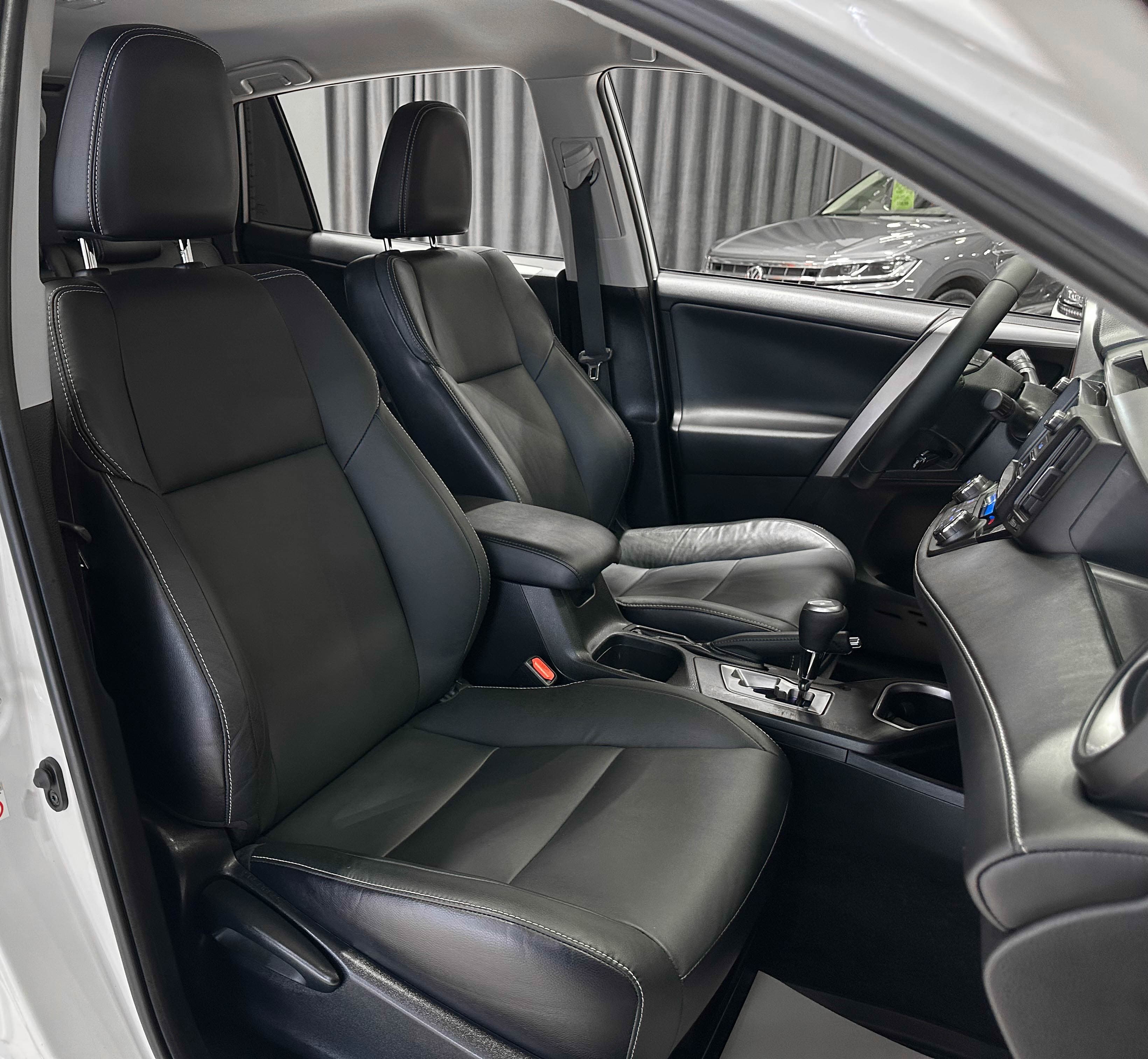 Toyota RAV4 - фото 14