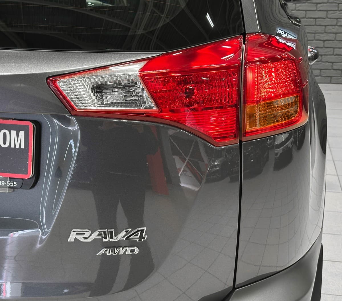 Toyota RAV4 - фото 8