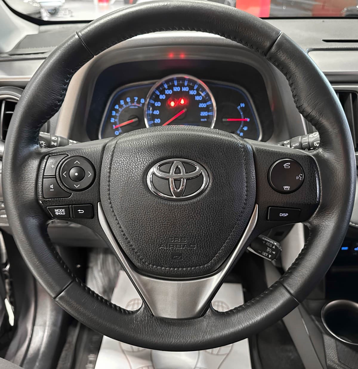 Toyota RAV4 - фото 27
