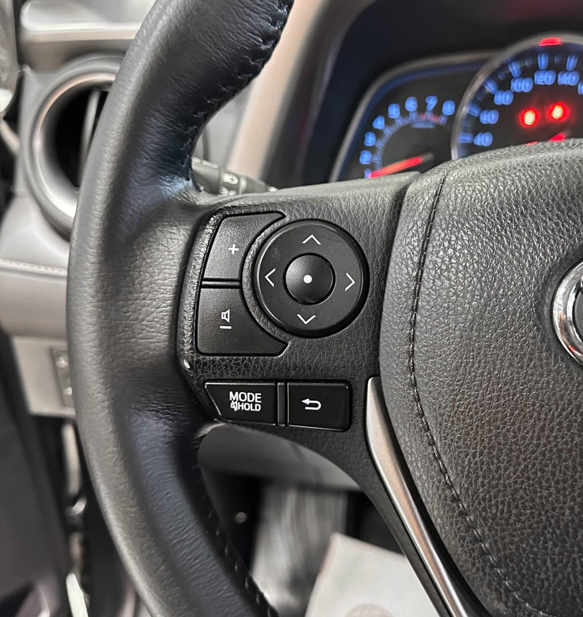 Toyota RAV4 - фото 20