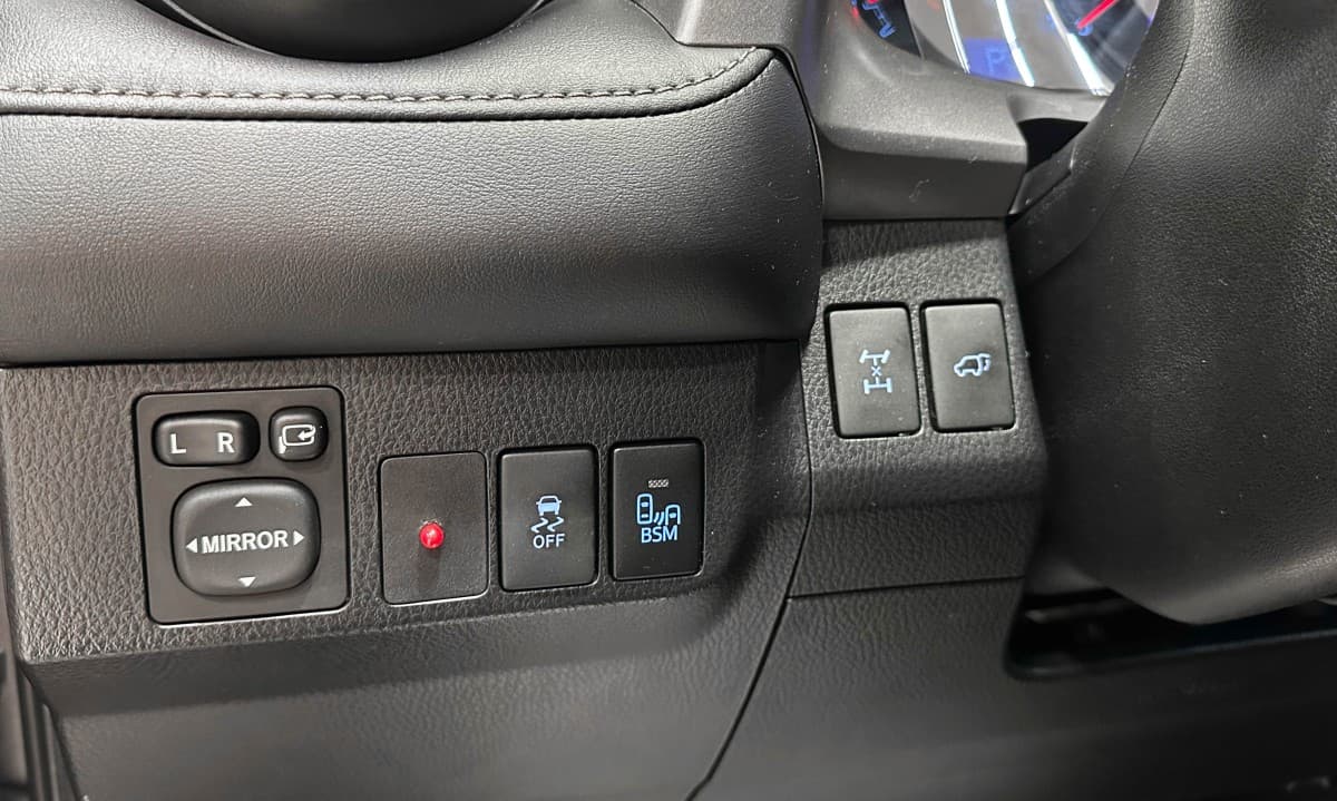 Toyota RAV4 - фото 18