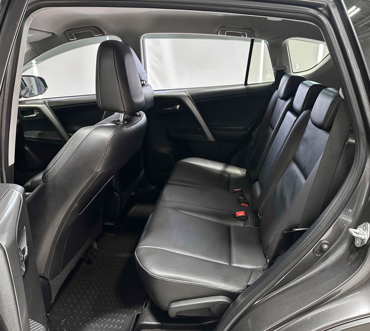 Toyota RAV4 - фото 12