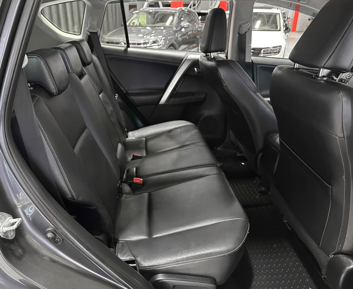Toyota RAV4 - фото 14
